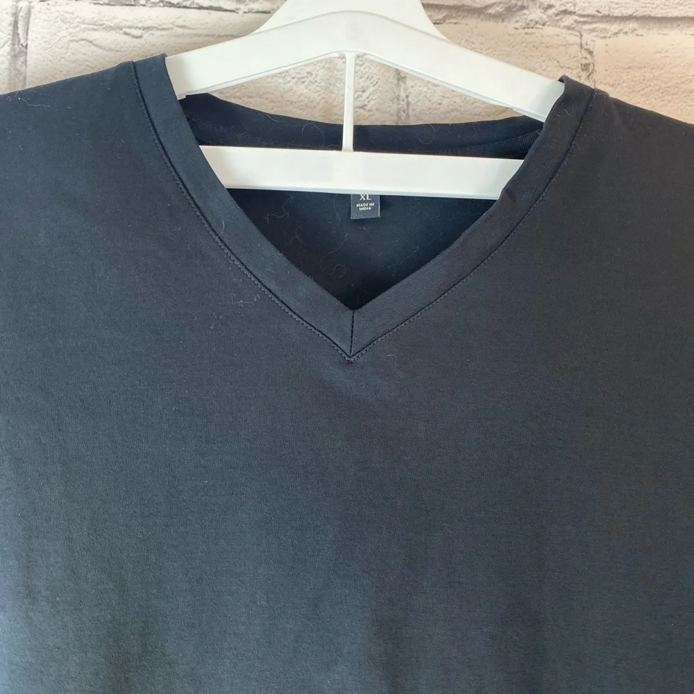 Banana Republic Black V Neck T Shirt Luxury Touch Cotton size XL NWOT